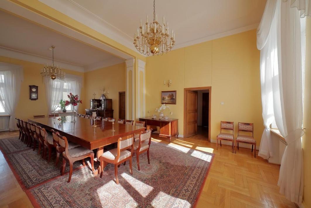 Palac Pod Kampinosem - Blisko Warszawy Leszno  Экстерьер фото
