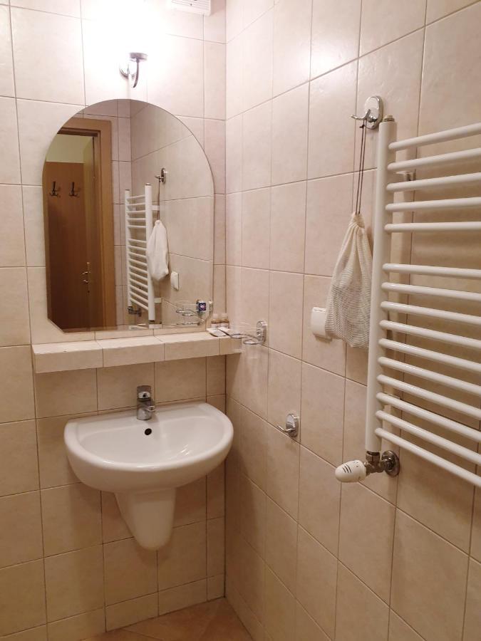 Palac Pod Kampinosem - Blisko Warszawy Leszno  Экстерьер фото