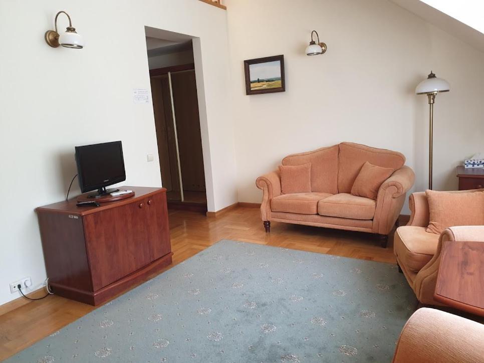 Palac Pod Kampinosem - Blisko Warszawy Leszno  Экстерьер фото